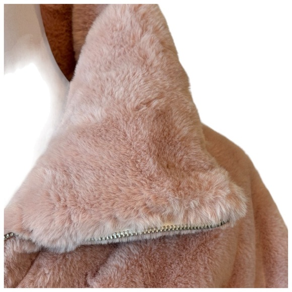 The Lindsi Plush Soft Jacket - Picture 14 of 14